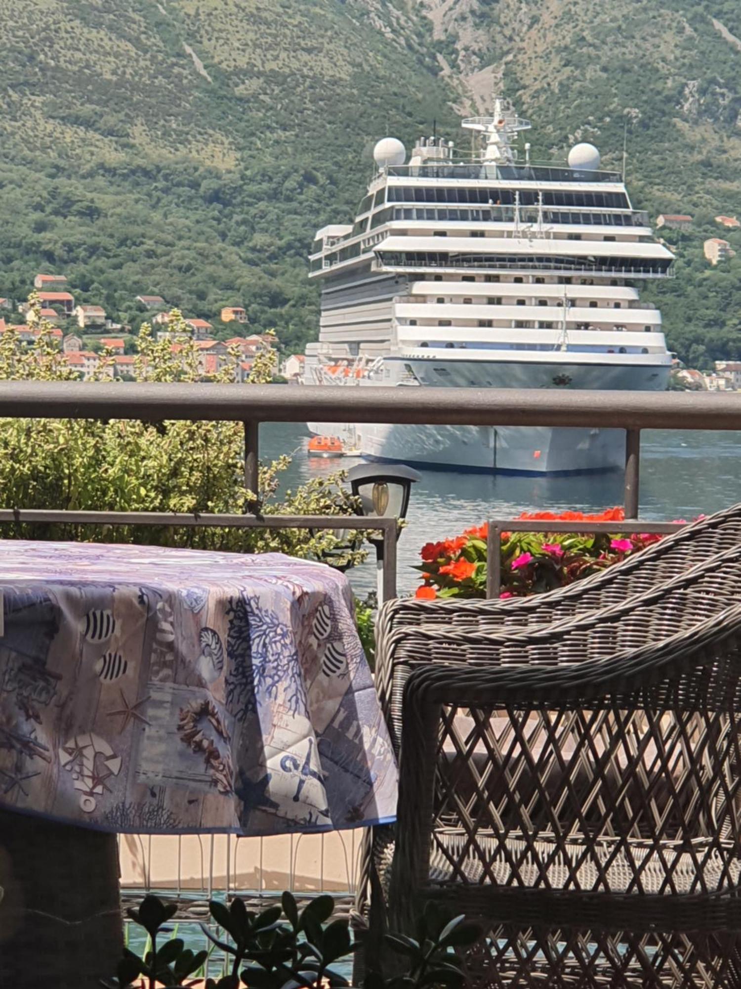 La Grande Apartments Kotor Bagian luar foto