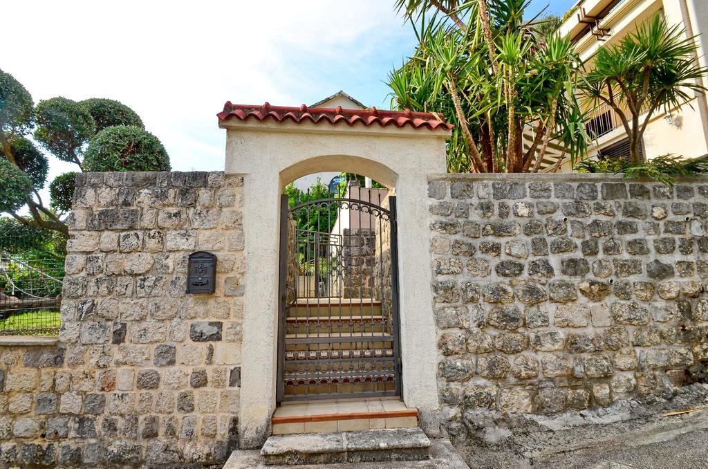 La Grande Apartments Kotor Bagian luar foto